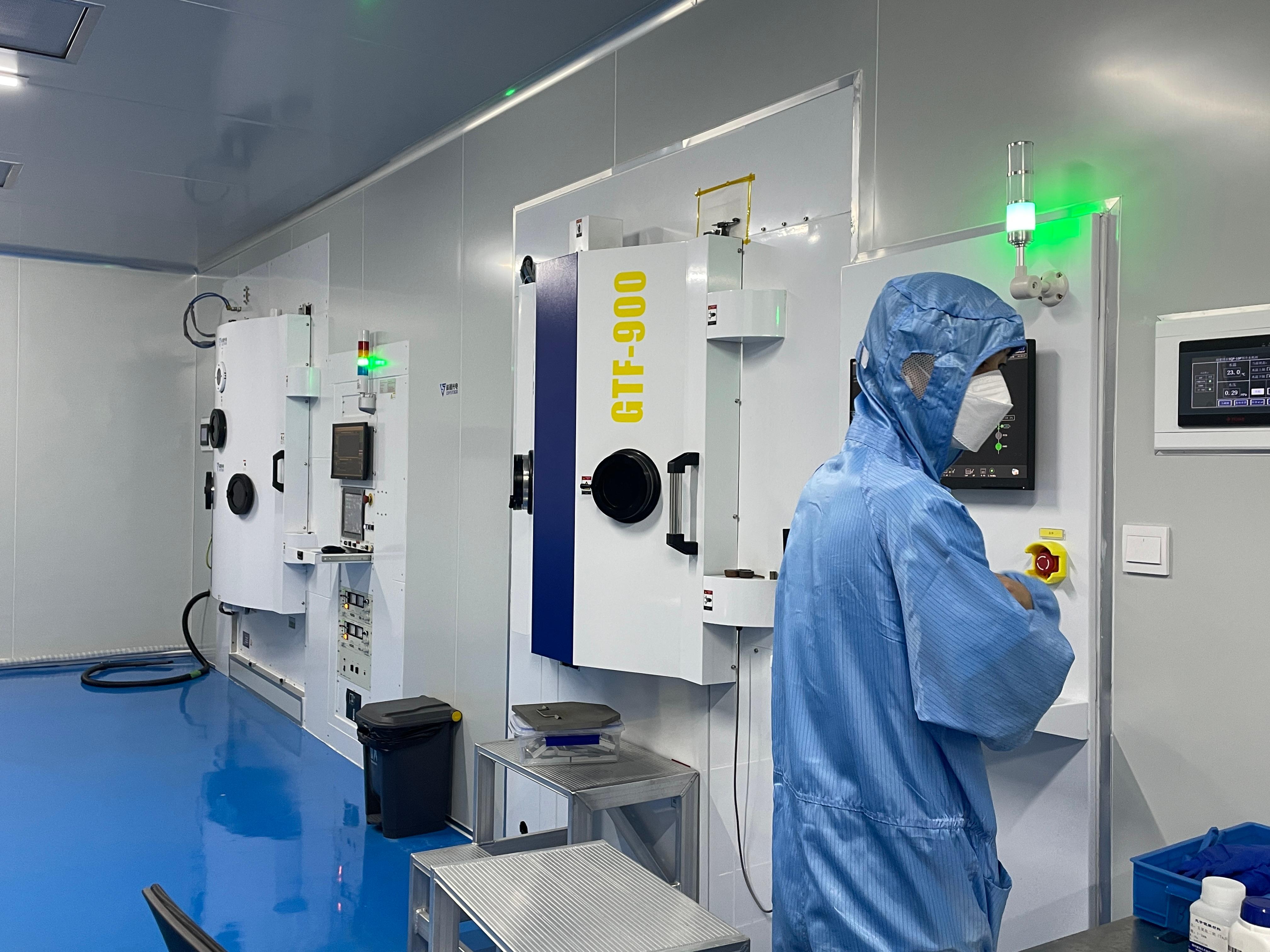 光学镀膜工艺车间